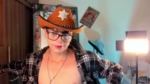 mar_alexis online show from 10/23/25, 10:47