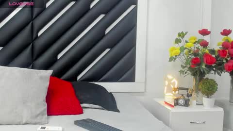 Snapshot of mara_lore chatting on 09/19/25, 09:59 Mara online show from 09/19/25, 09:59