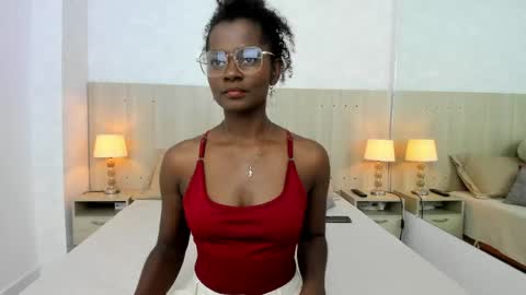 Snapshot of mara_sinclair chatting on 06/03/26, 07:19 Mara Sinclair online show from 06/03/26, 07:19