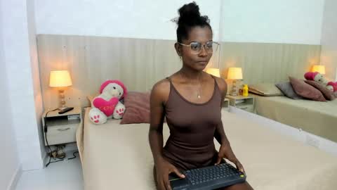 Snapshot of mara_sinclair chatting on 06/08/26, 07:14 Mara Sinclair online show from 06/08/26, 07:14
