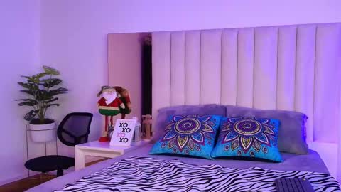 Snapshot of mara_wolf01 chatting on 11/26/25, 07:59 Mara online show from 11/26/25, 07:59