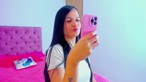 Snapshot of marahanson chatting on 10/26/25, 05:52 Mara hanson  online show from 10/26/25, 05:52