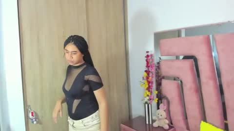 Snapshot of marakarly chatting on 11/17/25, 06:14 Marakarly online show from 11/17/25, 06:14