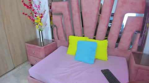 Snapshot of marakarly chatting on 04/11/26, 12:37 Marakarly online show from 04/11/26, 12:37