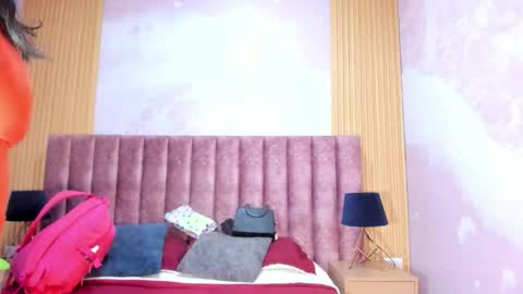 Snapshot of maralinette22 chatting on 02/05/26, 11:48 maralinette22 online show from 02/05/26, 11:48