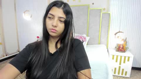 Maraluna online show from 11/16/25, 11:38