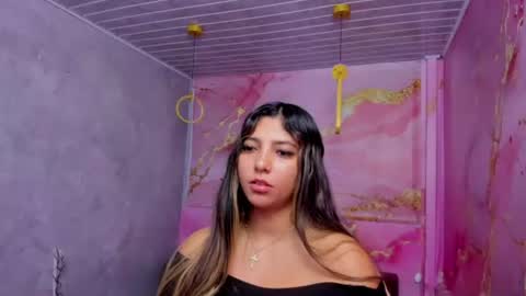 Snapshot of maraluna__ chatting on 07/05/26, 01:07 maraluna__ online show from 07/05/26, 01:07