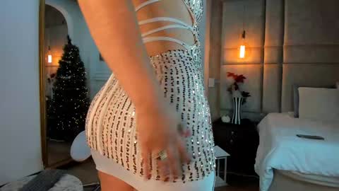 Snapshot of maratorres1 chatting on 12/27/24, 04:43 Mara Torres online show from 12/27/24, 04:43