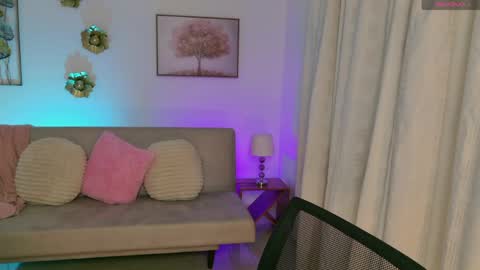 Snapshot of maravelvett chatting on 04/23/26, 12:40 Mara online show from 04/23/26, 12:40