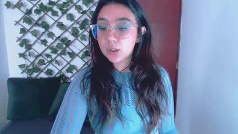 Snapshot of marce_bunny chatting on 09/29/25, 04:01 Marcela  online show from 09/29/25, 04:01