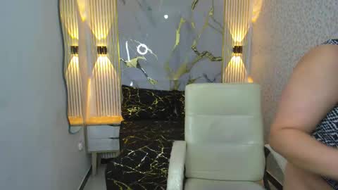 Snapshot of marcela_silva chatting on 11/25/25, 12:38 marcela_silva online show from 11/25/25, 12:38