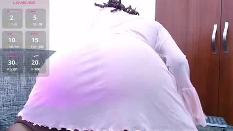 Snapshot of marcelagreyy chatting on 09/19/25, 12:56 MARCELA online show from 09/19/25, 12:56