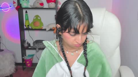 Snapshot of marcelinegh chatting on 02/02/25, 05:15 Marceline online show from 02/02/25, 05:15