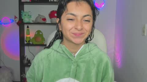 Snapshot of marcelinegh chatting on 02/04/25, 10:43 Marceline online show from 02/04/25, 10:43