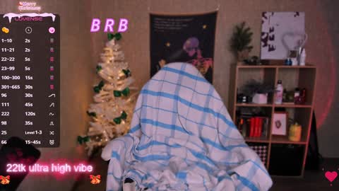 Snapshot of marcelinepeach chatting on 12/19/24, 11:29 Sara online show from 12/19/24, 11:29