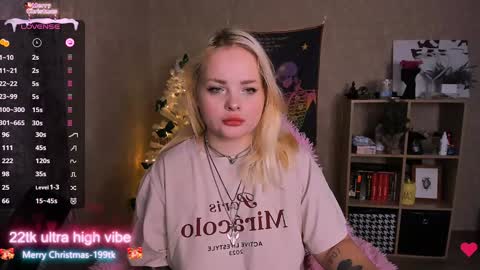 Snapshot of marcelinepeach chatting on 12/30/24, 10:10 Sara online show from 12/30/24, 10:10