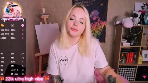 Snapshot of marcelinepeach chatting on 01/02/25, 11:09 Sara online show from 01/02/25, 11:09