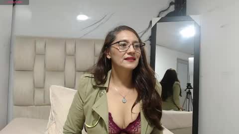 Snapshot of marciamuller chatting on 05/05/26, 12:46 Martha online show from 05/05/26, 12:46