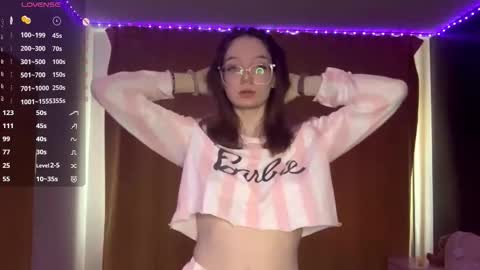 Snapshot of marciecommon chatting on 11/01/25, 08:16 Alisa online show from 11/01/25, 08:16