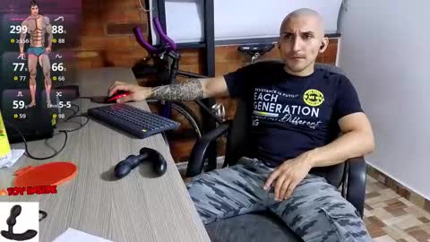 Snapshot of marckmuscle chatting on 11/16/25, 04:18 Marck Independent model online show from 11/16/25, 04:18