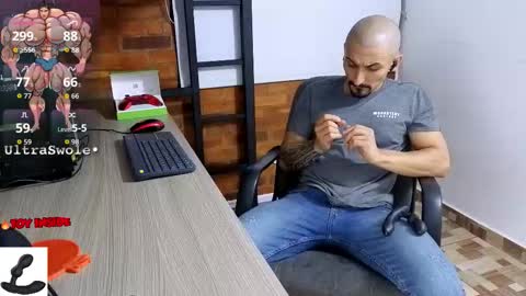 Snapshot of marckmuscle chatting on 12/16/25, 02:38 Marck Independent model online show from 12/16/25, 02:38