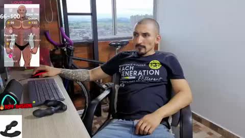 Marck  Independent model  online show from 06/07/26, 10:57