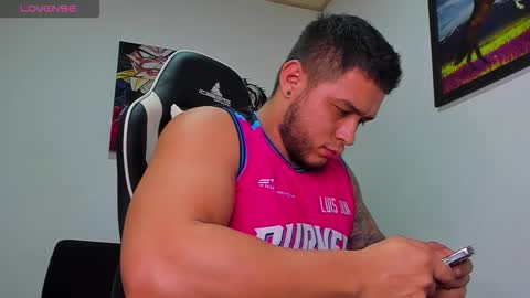 Snapshot of marco_diaz1 chatting on 10/09/25, 01:36 Marco Diaz online show from 10/09/25, 01:36