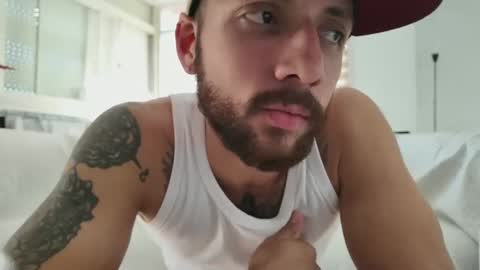 Snapshot of marco_parola chatting on 09/25/25, 04:43 marco_parola online show from 09/25/25, 04:43