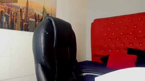 Snapshot of marcoviolet chatting on 06/07/26, 11:25 marcoviolet online show from 06/07/26, 11:25