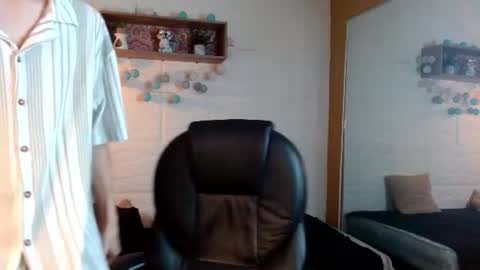 Snapshot of marcoviolet chatting on 06/13/26, 07:23 marcoviolet online show from 06/13/26, 07:23
