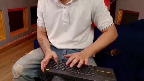 Snapshot of marcovitto chatting on 12/03/25, 11:52 marcovitto online show from 12/03/25, 11:52