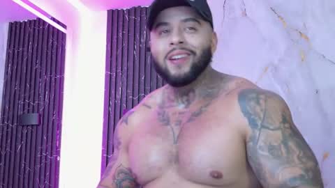 Snapshot of marcus_fit1 chatting on 06/10/26, 01:17 Marcus online show from 06/10/26, 01:17