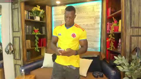 Snapshot of marcusblack_ chatting on 06/27/26, 12:22 Marcusssss online show from 06/27/26, 12:22