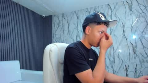 Snapshot of marcuss_2 chatting on 11/30/25, 01:59 marcuss_2 online show from 11/30/25, 01:59