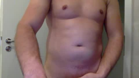 Snapshot of marcwholoves26 chatting on 01/17/26, 06:33 marcwholoves26 online show from 01/17/26, 06:33