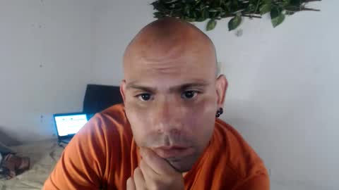 Snapshot of marek_secrett chatting on 10/23/25, 12:43 marek_secrett online show from 10/23/25, 12:43