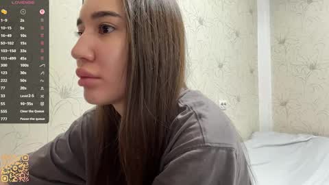 Snapshot of margaretawieczorek chatting on 06/10/26, 02:12 Emily online show from 06/10/26, 02:12