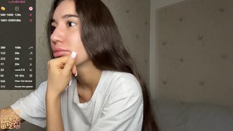Snapshot of margaretawieczorek chatting on 06/14/26, 05:20 Emily online show from 06/14/26, 05:20
