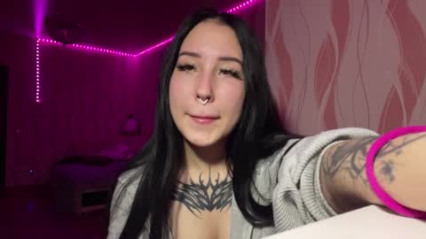 Lauren online show from 06/07/26, 04:00
