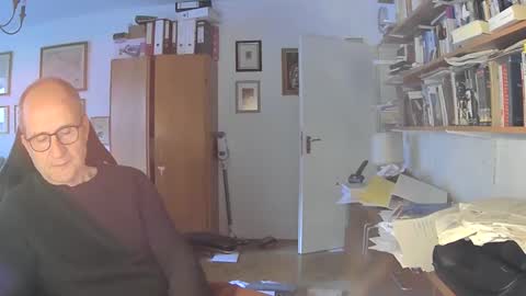 Snapshot of marginalie chatting on 01/11/25, 07:28 marginalie online show from 01/11/25, 07:28