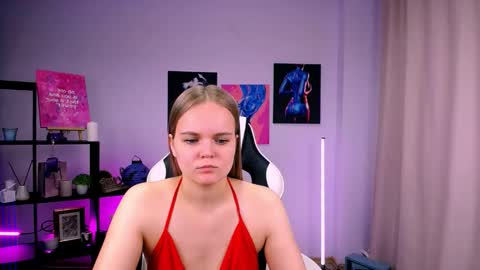 Snapshot of margoblonde chatting on 10/19/25, 02:45 margoblonde online show from 10/19/25, 02:45