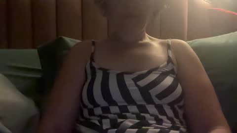 Elle online show from 10/28/25, 03:10