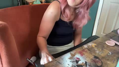 Elle online show from 12/15/25, 04:22