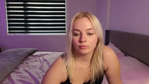 margot_robbie7 online show from 09/27/25, 10:48