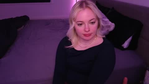 margot_robbie7 online show from 02/11/26, 12:48