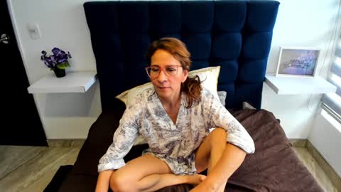 Snapshot of margot_whisper chatting on 01/08/25, 02:56 Margot online show from 01/08/25, 02:56