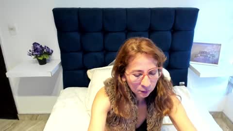 Snapshot of margot_whisper chatting on 01/14/25, 12:14 Margot online show from 01/14/25, 12:14