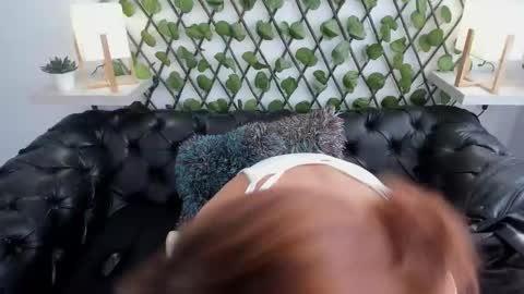 Snapshot of margot_whisper chatting on 02/05/25, 02:59 Margot online show from 02/05/25, 02:59