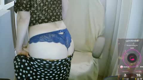 Mari online show from 10/22/25, 10:20