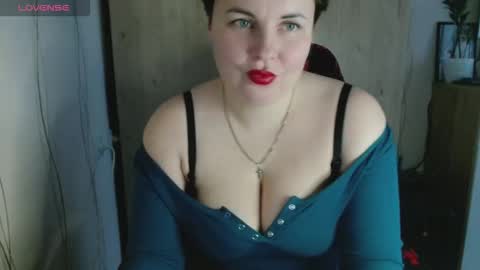 Mari online show from 10/24/25, 06:54